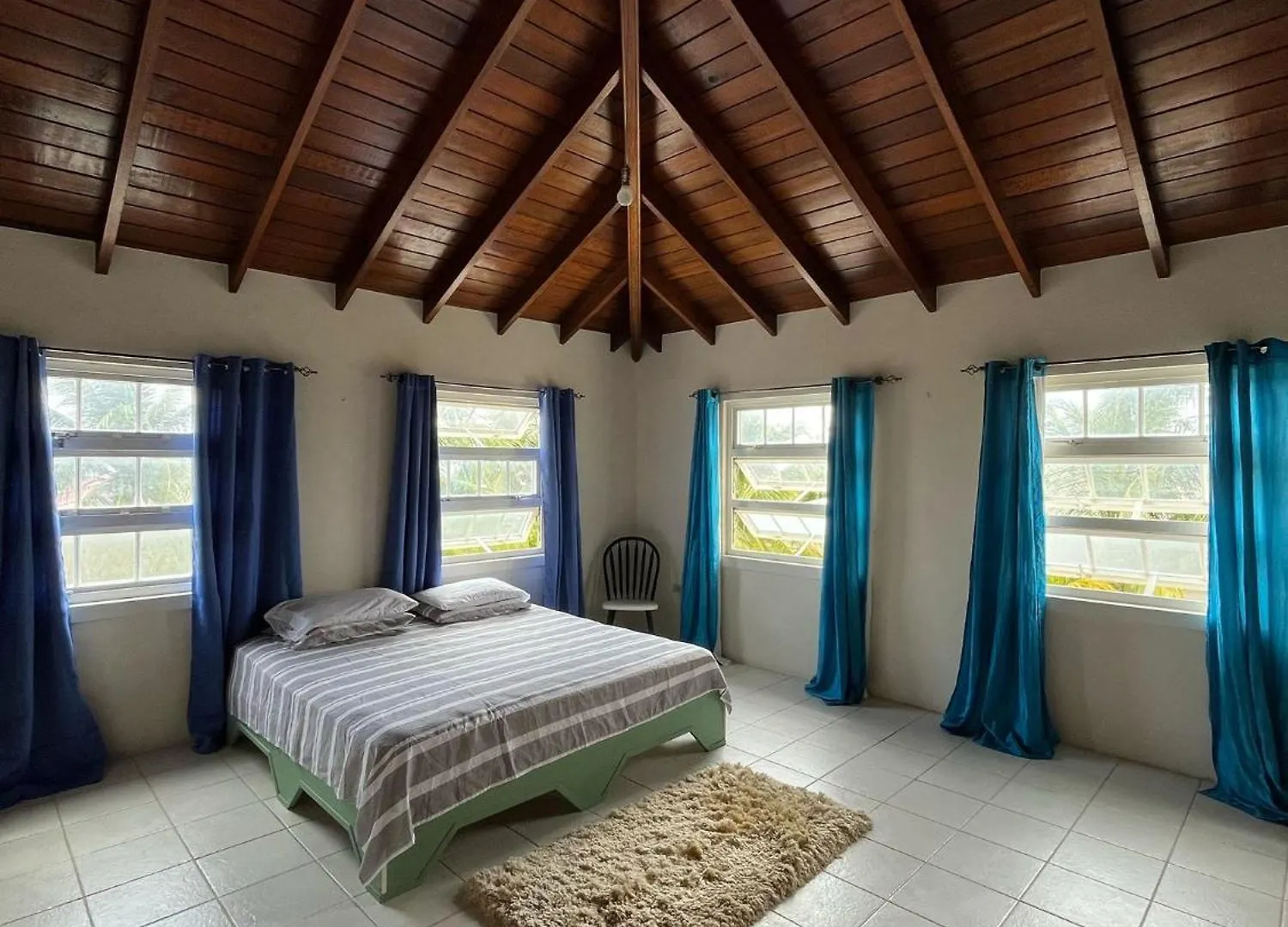 Muscot Villa Saint Philip